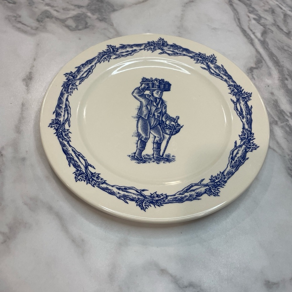 Williams Sonoma Blue and Cream Plate with Leaf Border